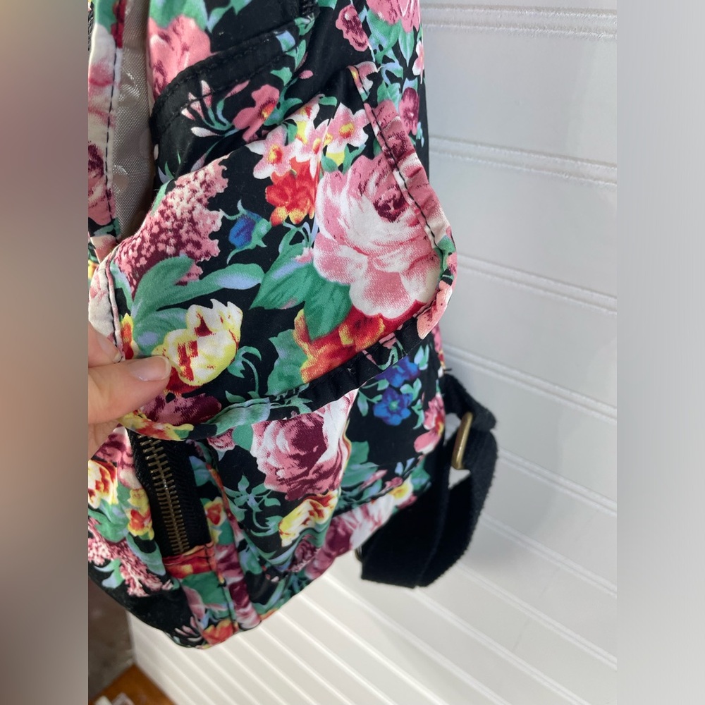 Steve Madden Floral Black Multicolored Zippered Pocket Backpack Women’s GUC - Picture 5 of 15